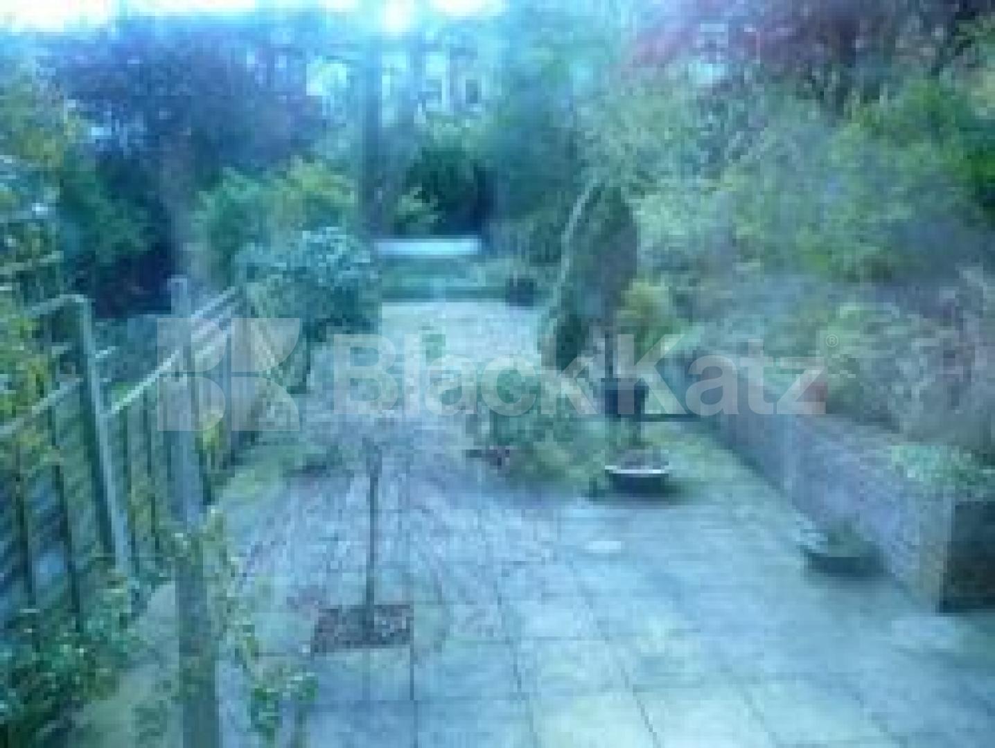 			LET, 2 Bedroom, 1 bath, 1 reception Flat			 Hillfield Park, MUSWELL HILL N10